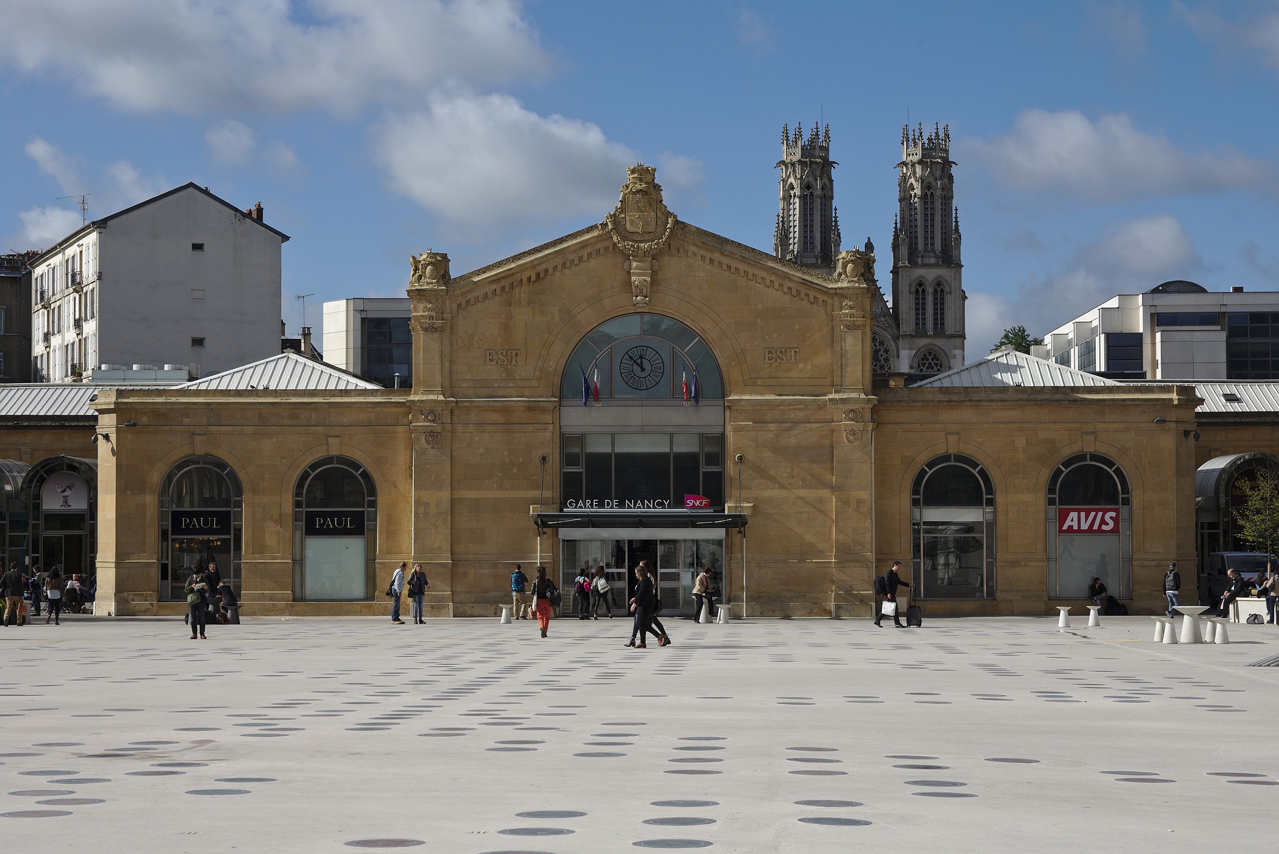 Gare_de_Nancy_-_place_Thiers_02