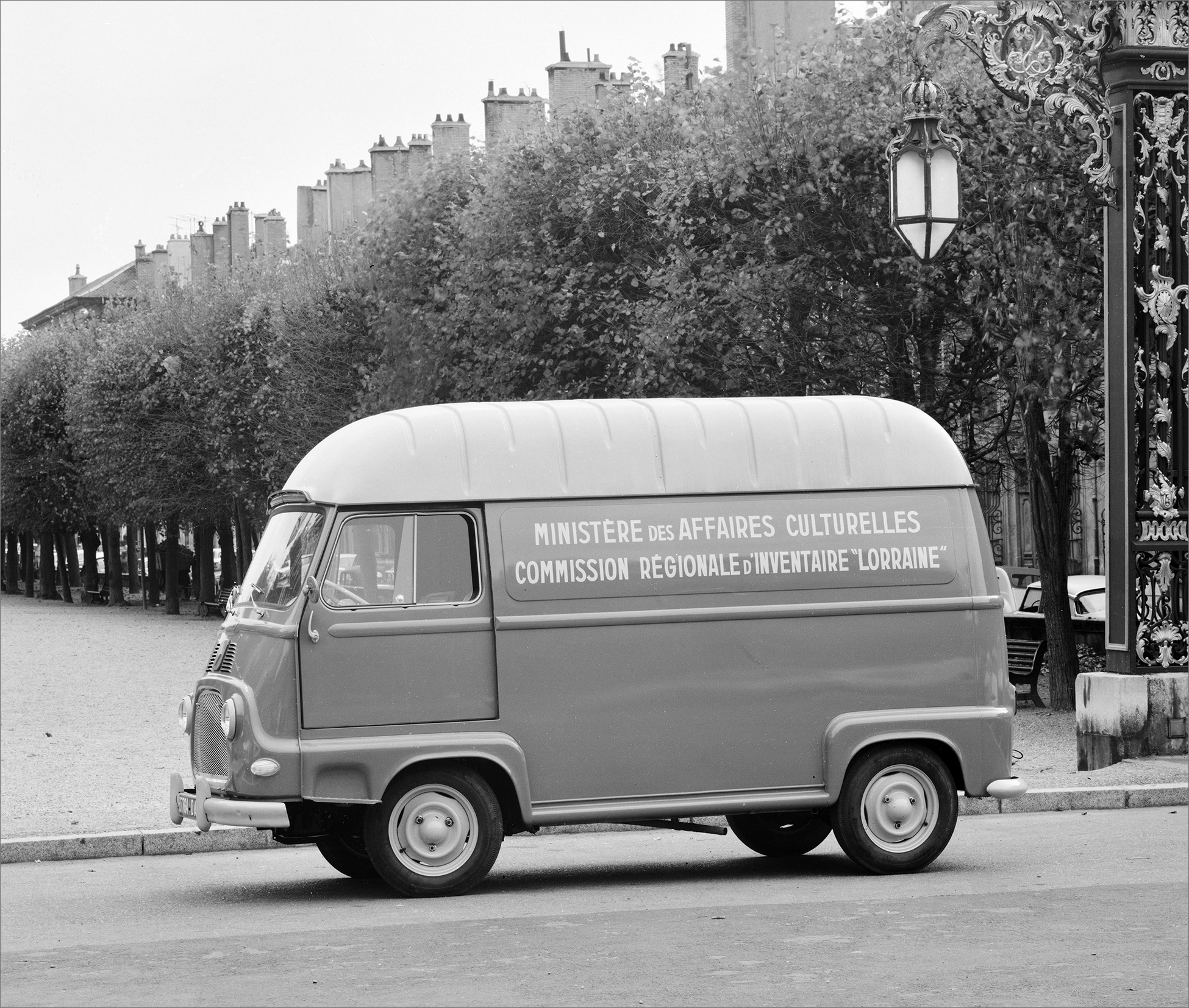 IVR41_19665400035X_1