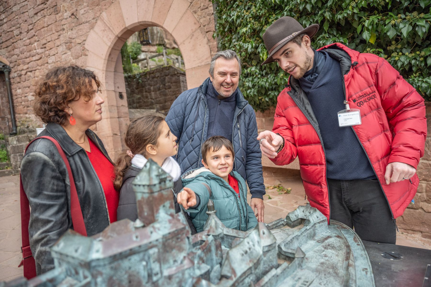 Atelier-famille-Pierre-mortier-ciseaux-94-Vincent-Schneider