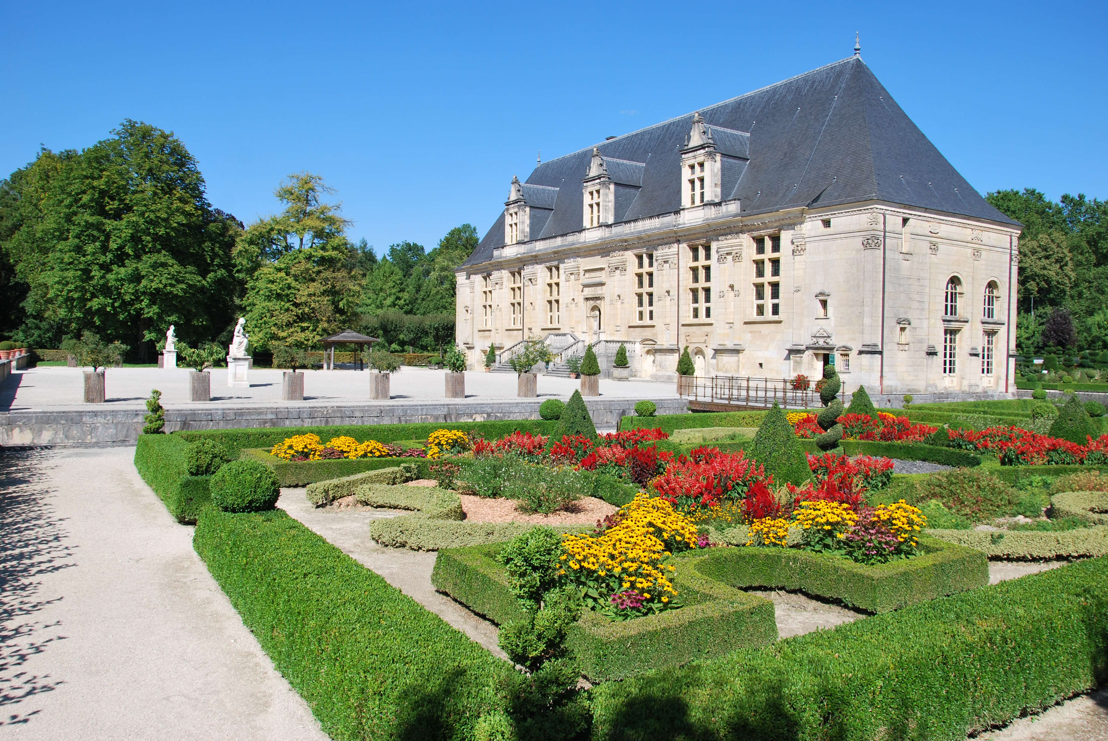 2023-08-20 Vues générales jardins château crédits OTC (24)