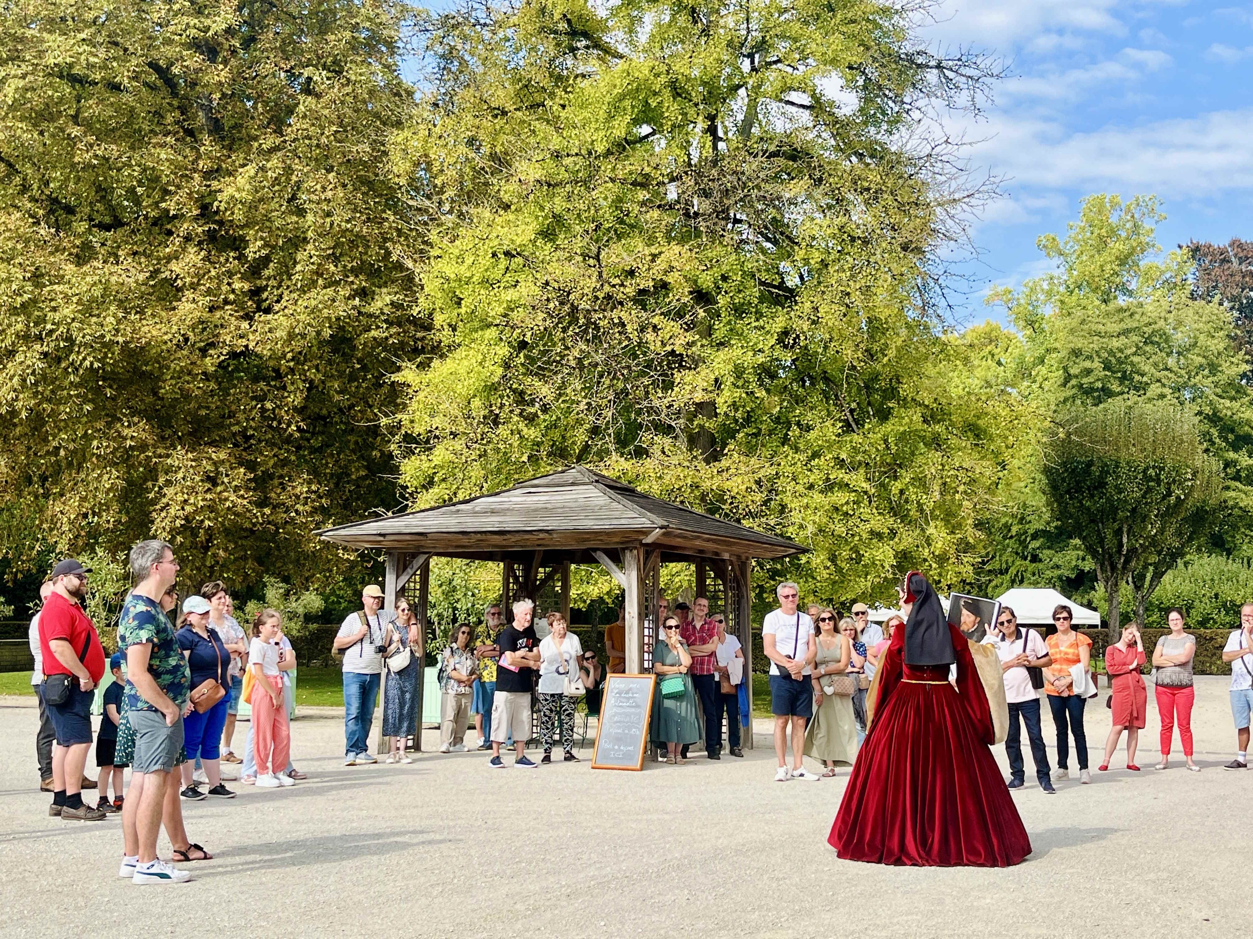 CGJ visite costumée Antoinette crédits Agence d'attractivité HM (7)